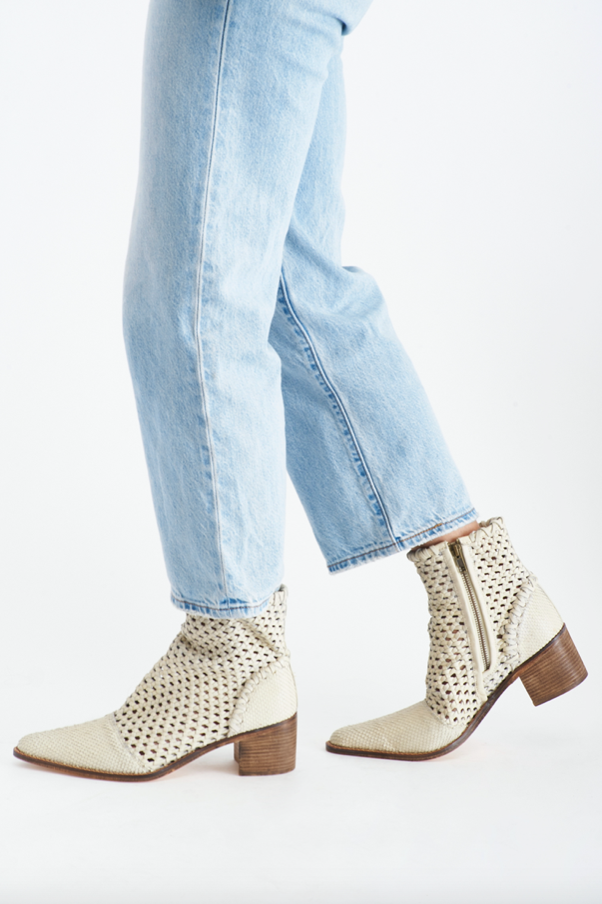 IN THE LOOP WOVEN BOOT - WHITE